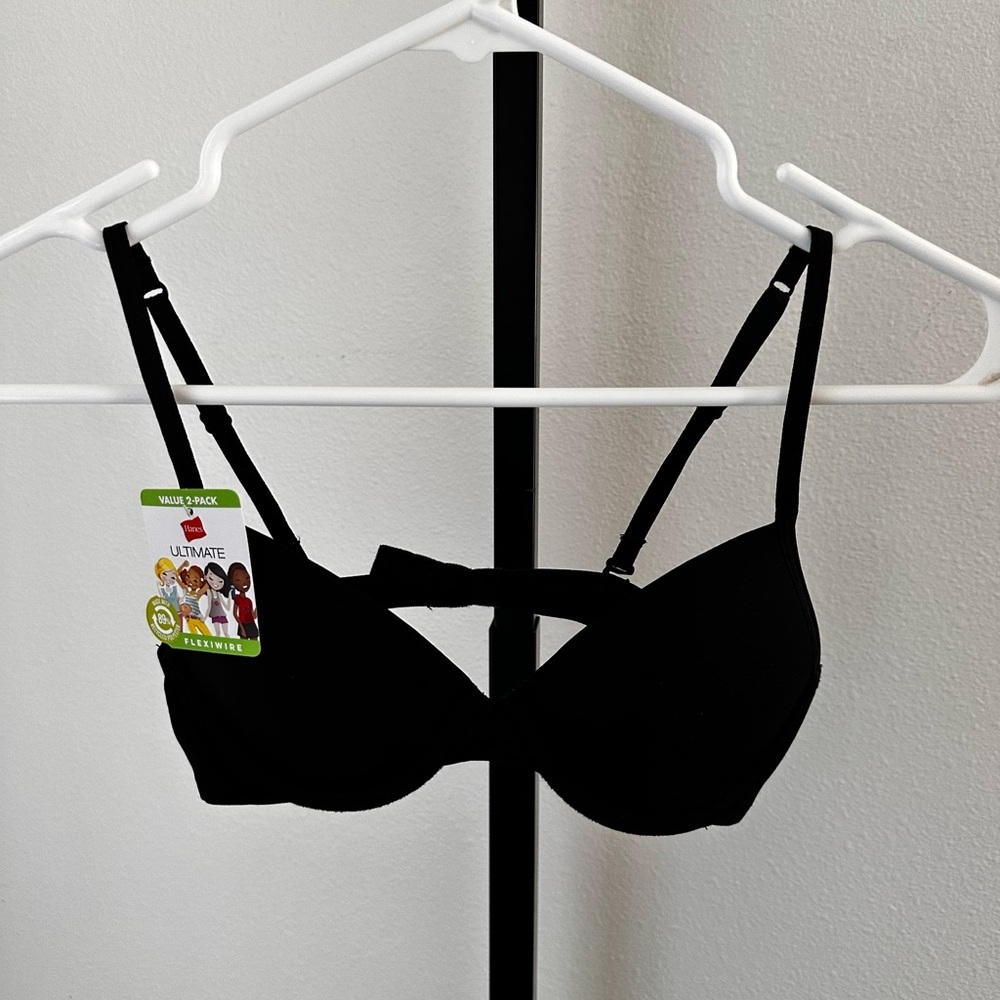 Hanes 34A bra nwt